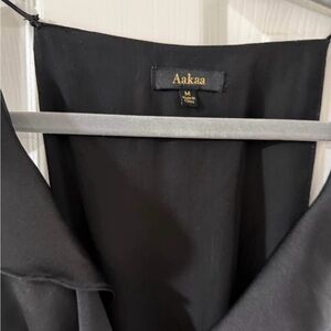 Aakaa Classic Black Garment